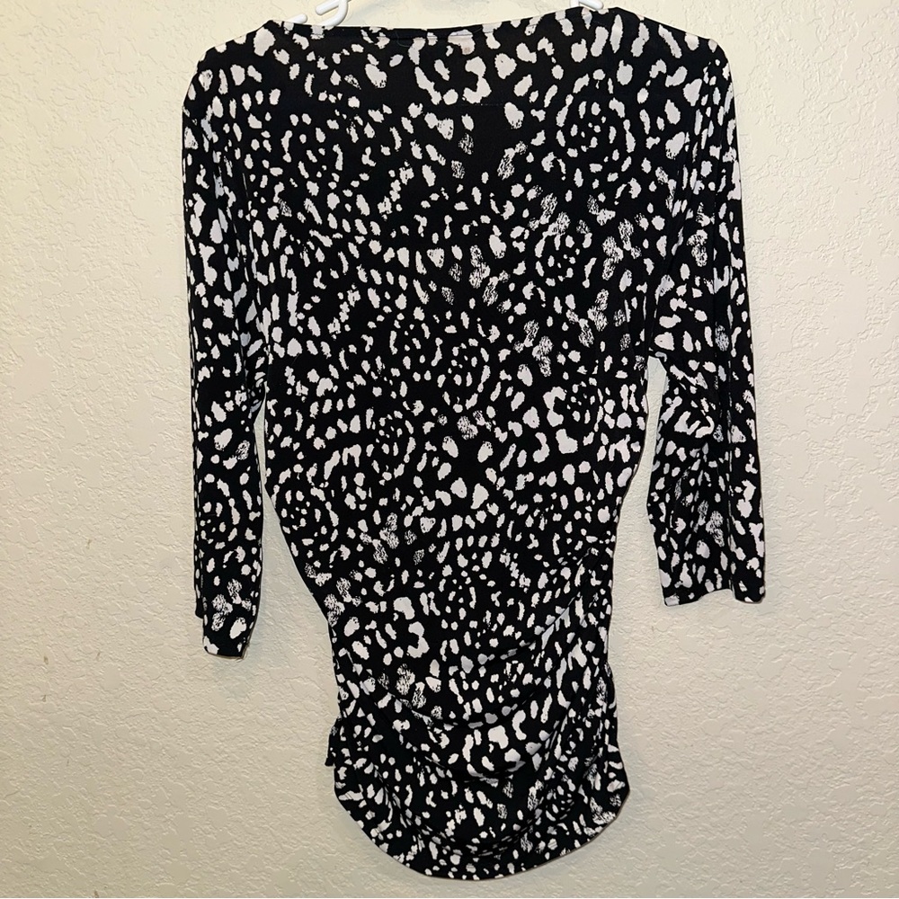 Jennifer Lopez Large Black & White Cross Neck Ruched Knit Business Casual Blouse - Picture 3 of 6